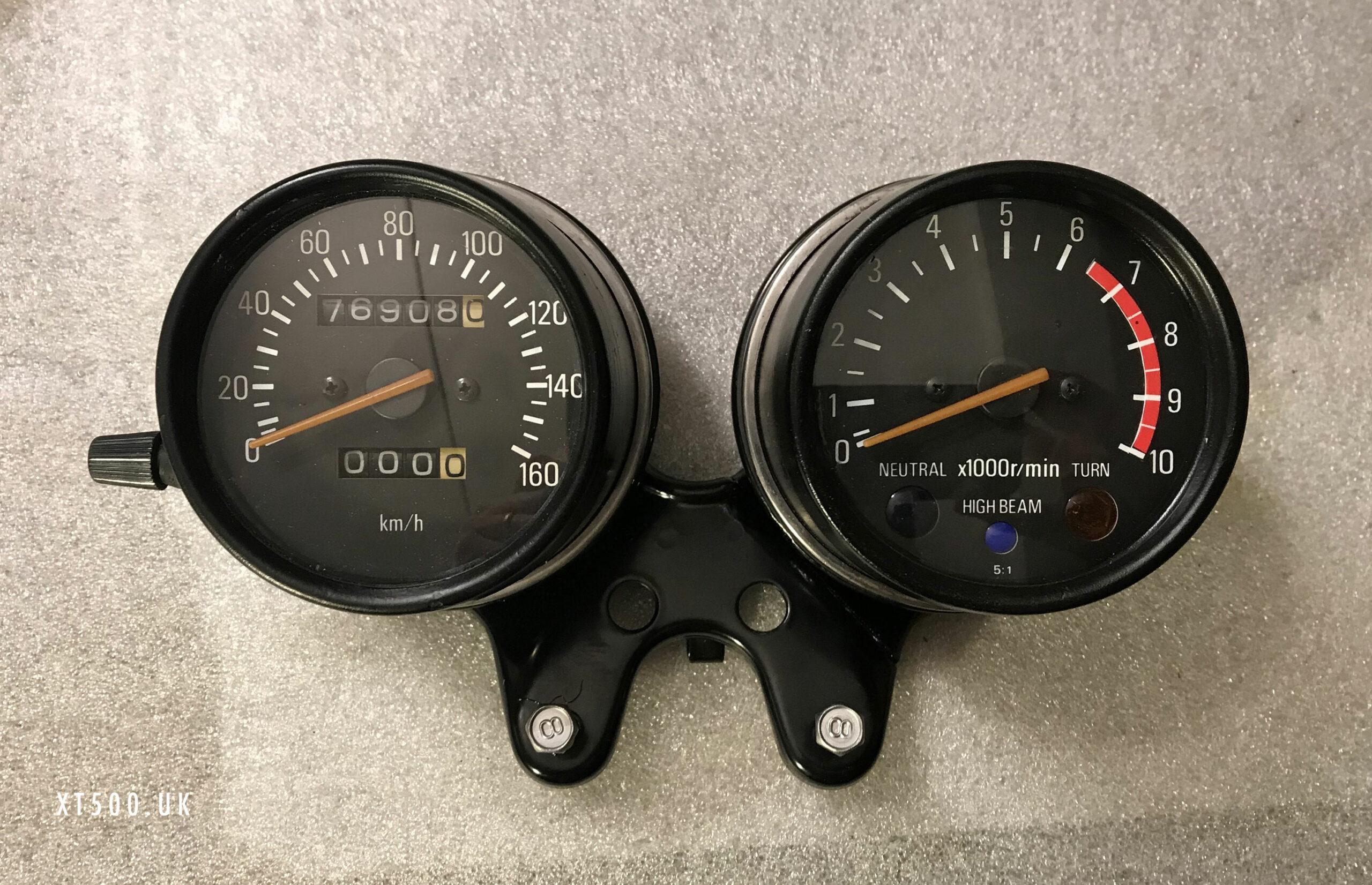 XT500 SPEEDOMETER AND TACHOMETER