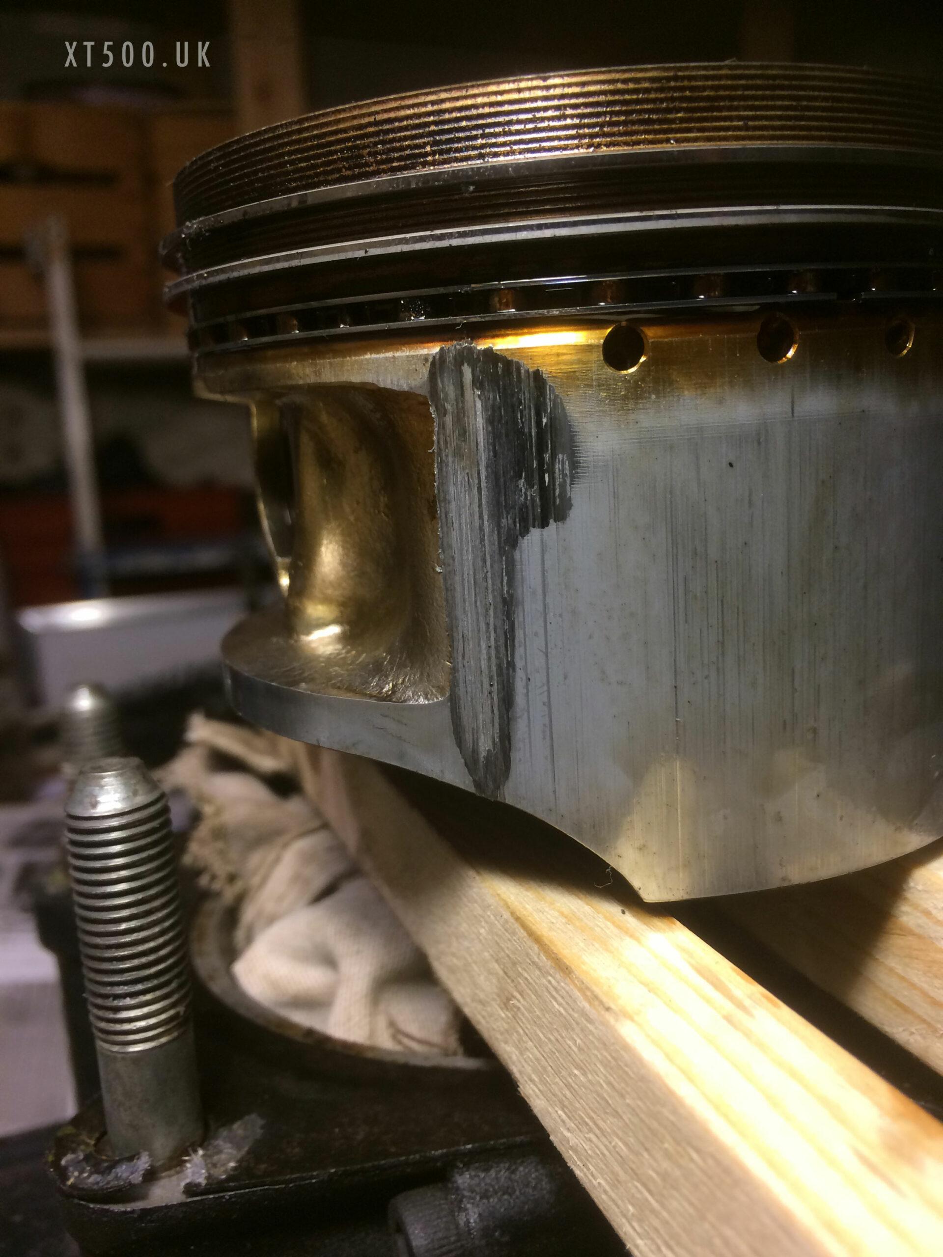 XT500 piston with seizure marks